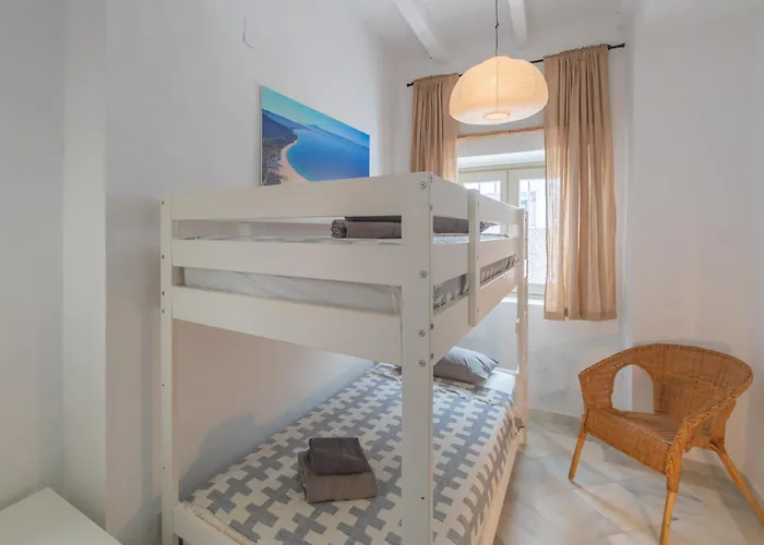Surfernest - En Centro Historico Con Wifi 타리파